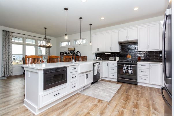 Dining room, Interior, Kitchen, Pendant Lights, Recessed Lighting, Wood Texture Flooring