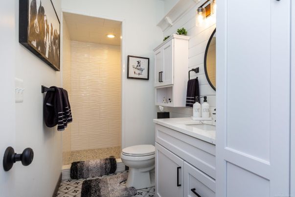 Bathroom, Interior, Recessed Lighting