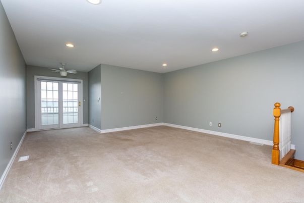 Empty room, Interior, Recessed Lighting