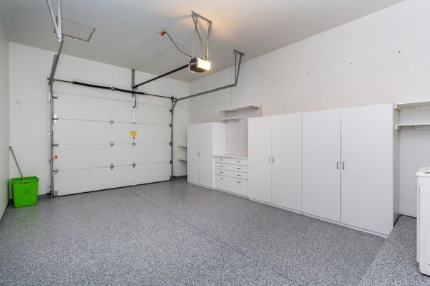 Garage, Interior
