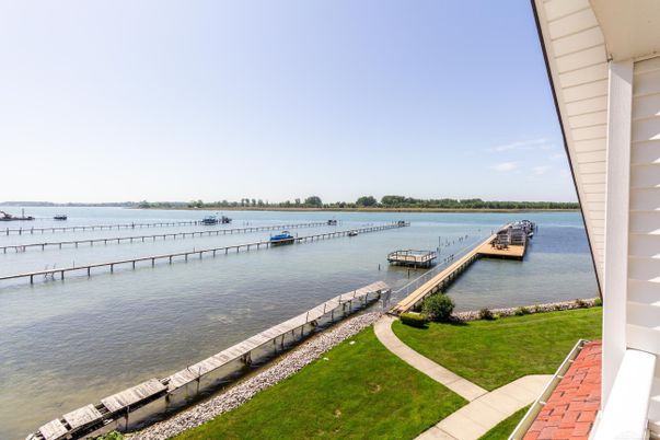 Exterior, Water
