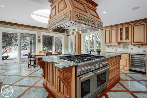 Dining room, Interior, Kitchen, Recessed Lighting, Stainless Steel Appliances