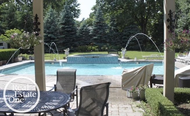 Exterior, Pool
