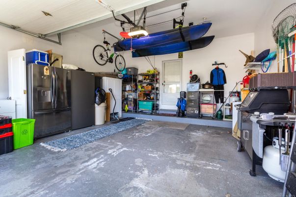 Garage, Interior