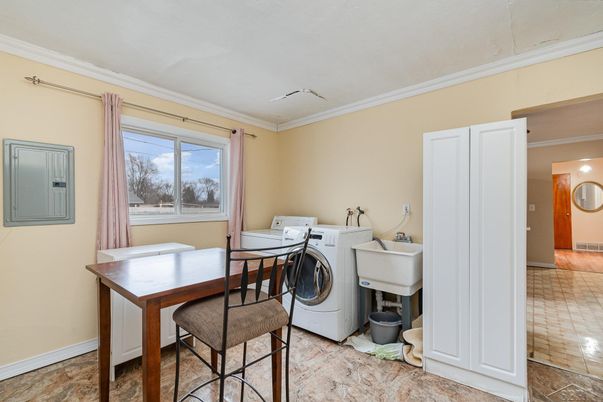 Dining room, Interior, Washer