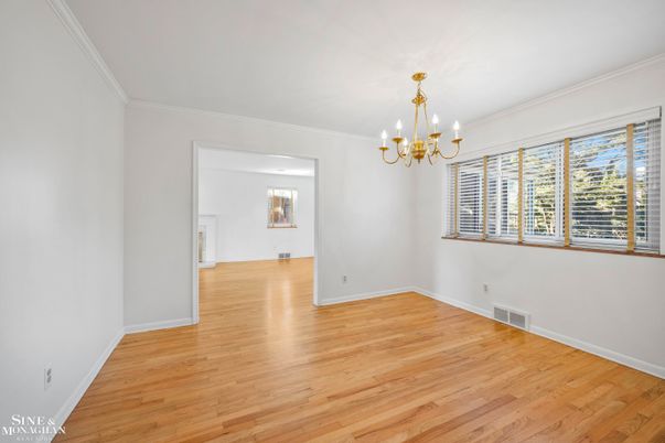 Chandelier, Empty room, Interior, Wood Texture Flooring