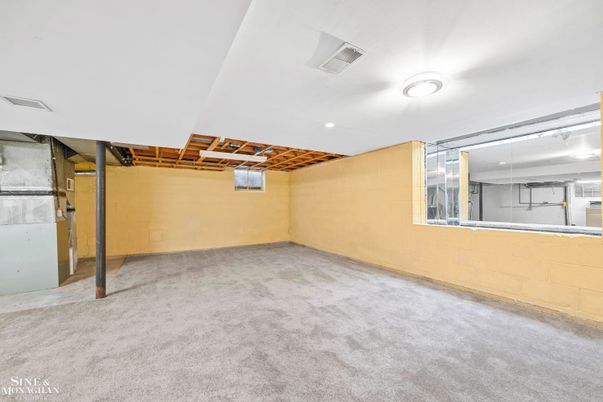 Empty room, Interior, Recessed Lighting