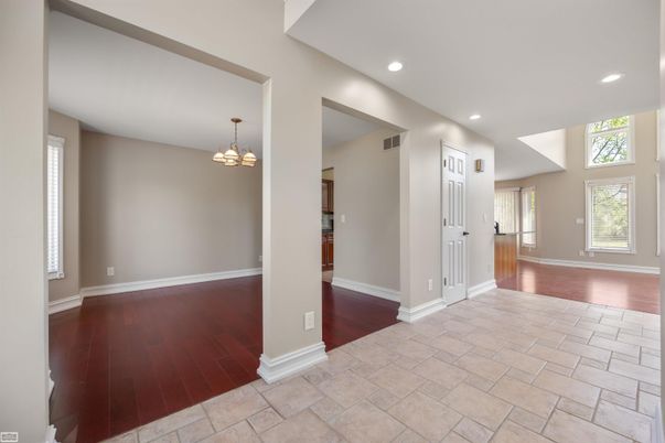 Chandelier, Empty room, Interior, Recessed Lighting, Wood Texture Flooring