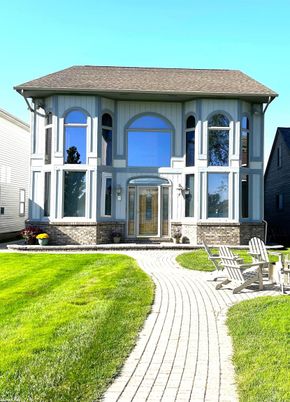 Exterior, Facade, French Provincial