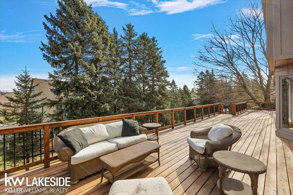 Exterior, Wood Texture Flooring