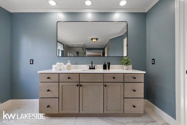 Bathroom, Dual Sink Vanities, Interior, Marble, Recessed Lighting