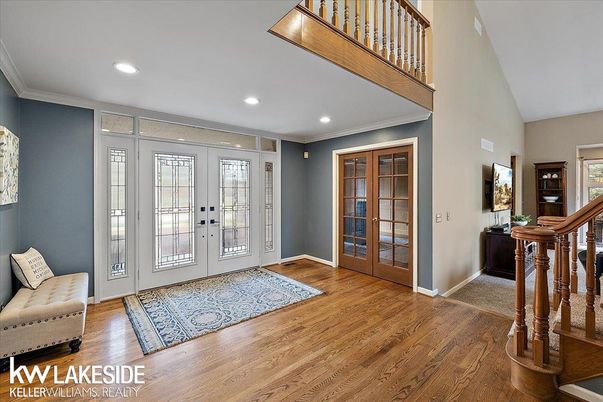 Interior, Recessed Lighting, Wood Texture Flooring