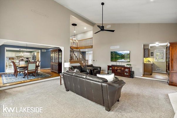 Chandelier, Dining room, Interior, Living room, Pendant Lights, Recessed Lighting, Wood Texture Flooring
