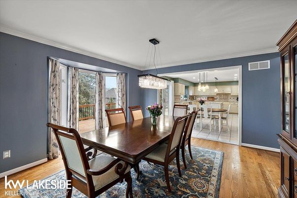 Chandelier, Dining room, Interior, Kitchen, Pendant Lights, Recessed Lighting, Wood Texture Flooring