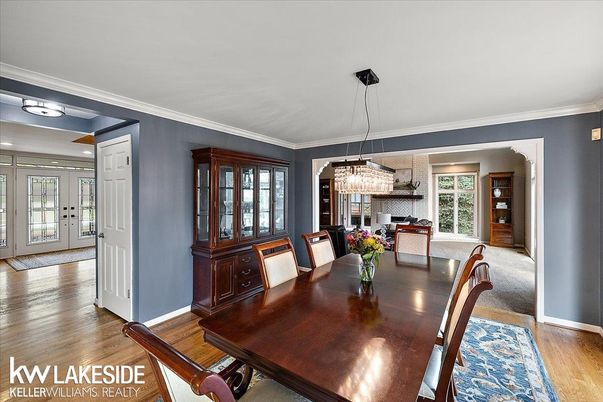 Chandelier, Dining room, Interior, Pendant Lights, Wood Texture Flooring