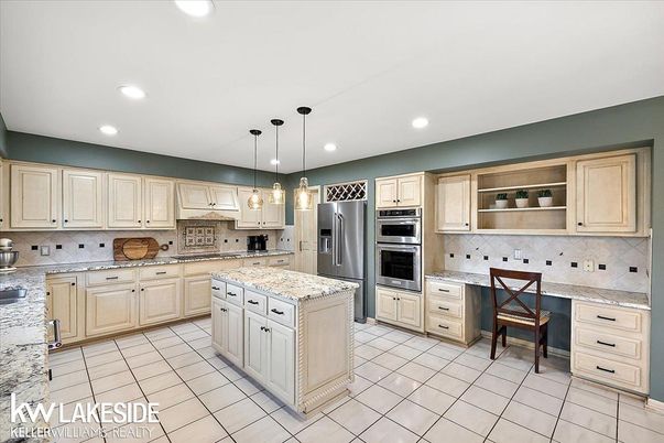 Interior, Kitchen, Pendant Lights, Recessed Lighting, Stainless Steel Appliances