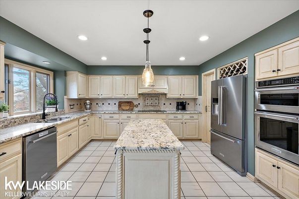 Interior, Kitchen, Pendant Lights, Recessed Lighting, Stainless Steel Appliances