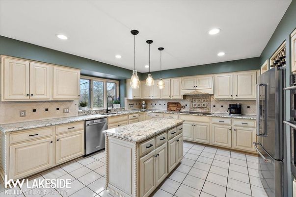 Interior, Kitchen, Pendant Lights, Recessed Lighting, Stainless Steel Appliances