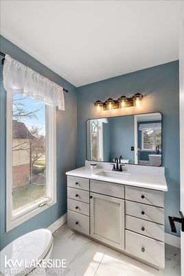 Bathroom, Dual Sink Vanities, Interior