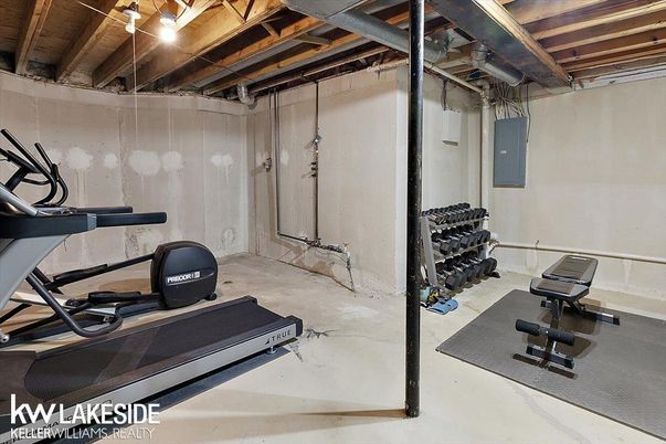 Fitness Equipment, Interior, Wooden Beams
