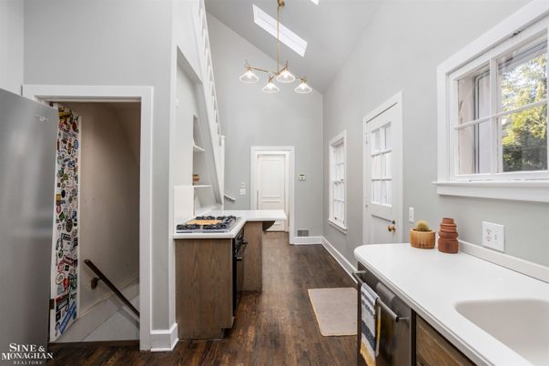Interior, Kitchen, Pendant Lights, Wood Texture Flooring