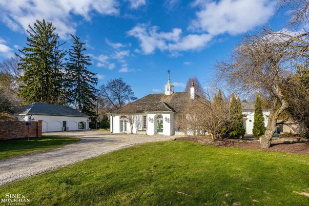 Backyard, Detached Garage, Exterior