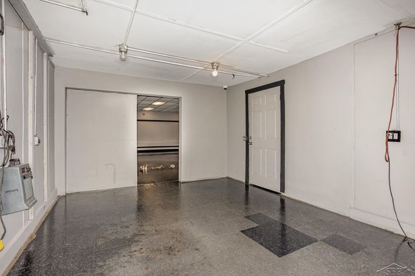 Empty room, Garage, Interior