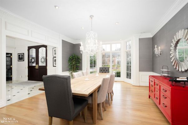 Chandelier, Dining room, Interior, Recessed Lighting, Wood Texture Flooring