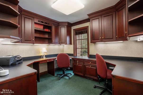 Home Office, Interior