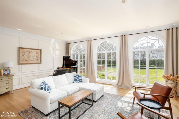 Interior, Living room, Piano, Recessed Lighting, Wood Texture Flooring
