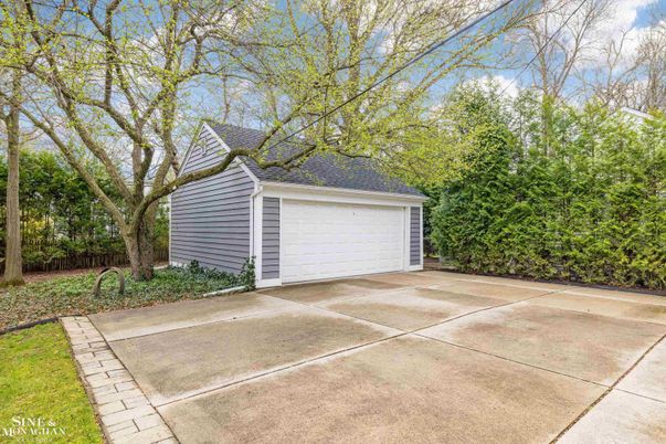 Detached Garage, Exterior