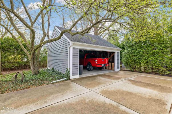 Detached Garage, Exterior