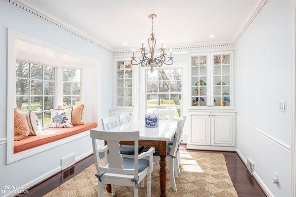 Chandelier, Dining room, Interior, Recessed Lighting, Wood Texture Flooring