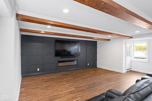 Interior, Recessed Lighting, Wooden Beams, Wood Texture Flooring