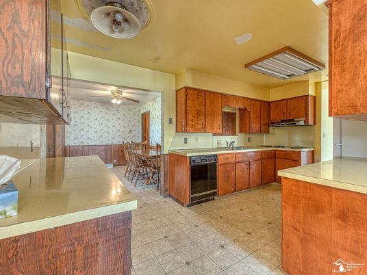 Dining room, Interior, Kitchen, Stainless Steel Appliances, Stone Walls