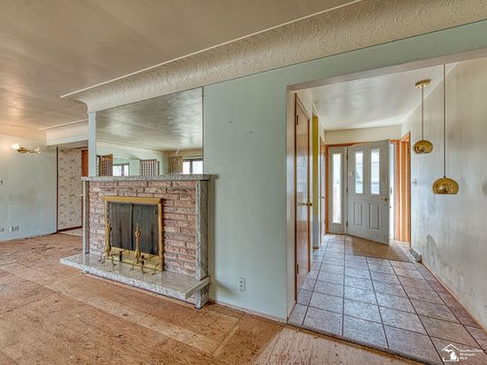 Empty room, Fireplace, Interior, Pendant Lights
