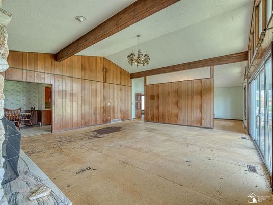 Chandelier, Empty room, Interior, Wooden Beams, Wooden Walls