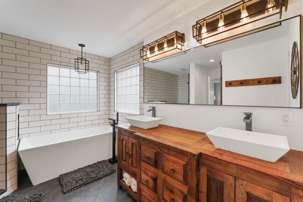 Bathroom, Dual Sink Vanities, Free Standing Baths, Interior