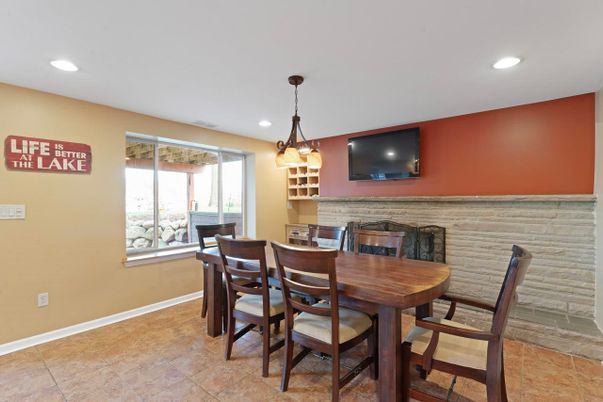 Dining room, Interior, Pendant Lights, Recessed Lighting