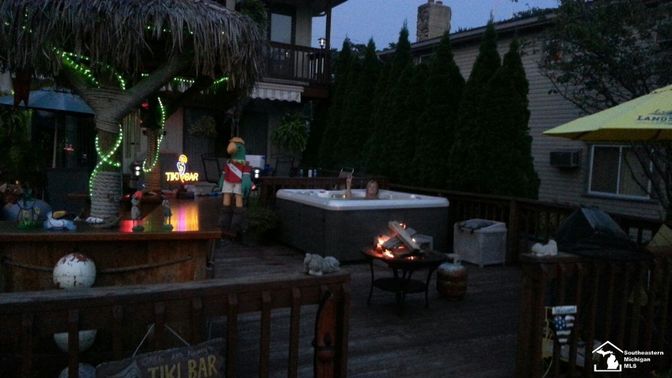 Exterior, Hot Tub