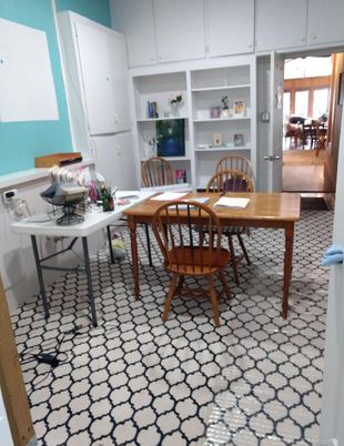 Home Office, Interior