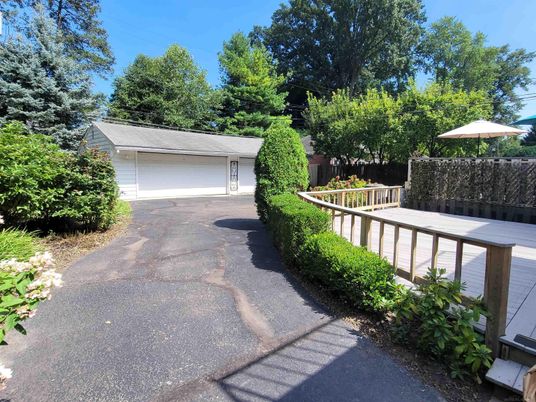 Detached Garage, Exterior