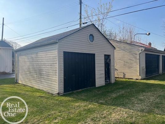Backyard, Detached Garage, Exterior