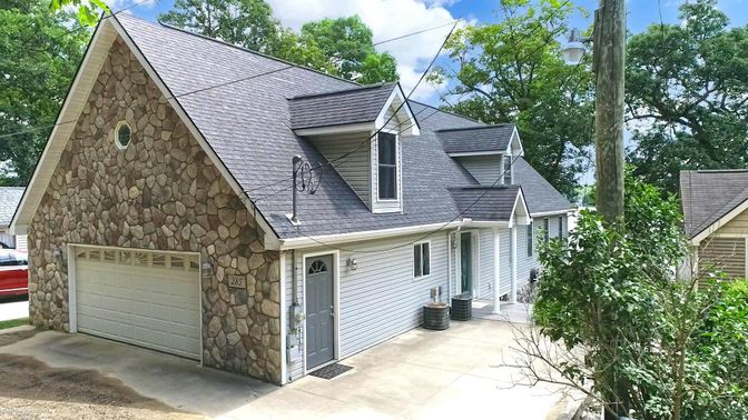 Attached, Exterior, Facade, Cape Cod