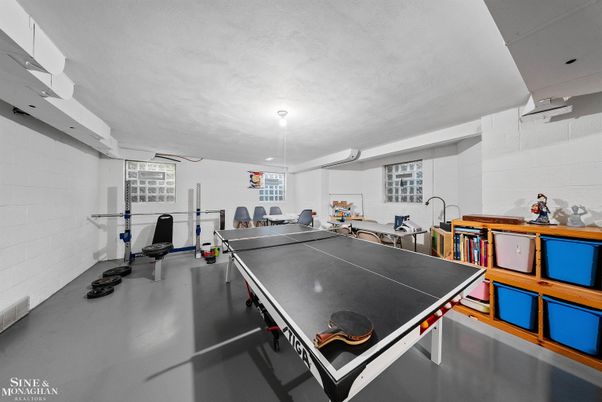 Game Room, Interior