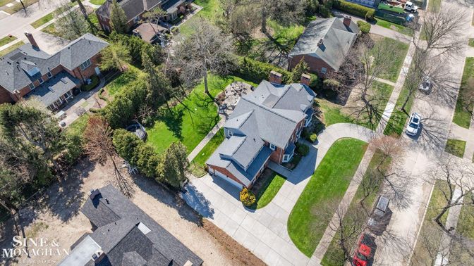 Exterior, Drone