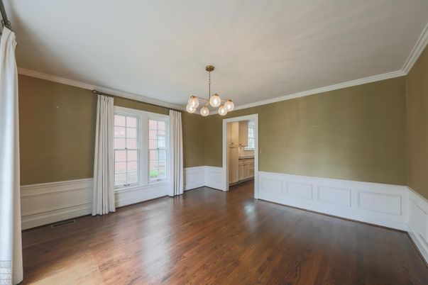 Empty room, Interior, Pendant Lights, Wood Texture Flooring