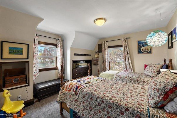 Bedroom, Interior, Pendant Lights