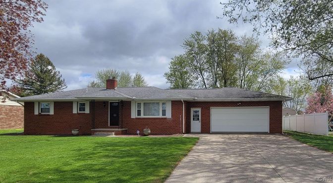 Attached, Exterior, Facade, Brick Facade, Ranch