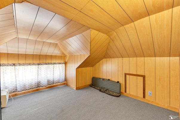 Empty room, Interior, Wooden Ceilings, Wooden Walls